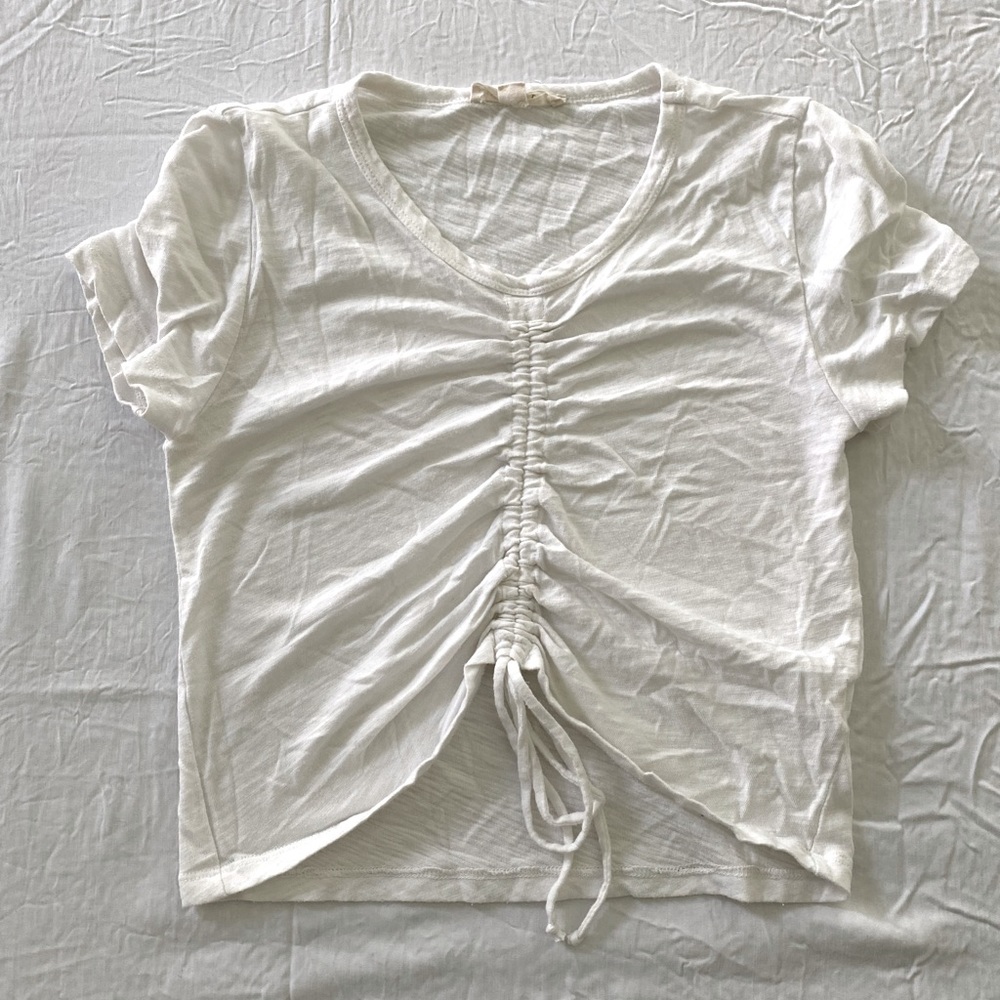 White ruched tee shirt